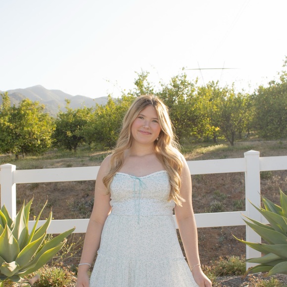 brenna_sells_